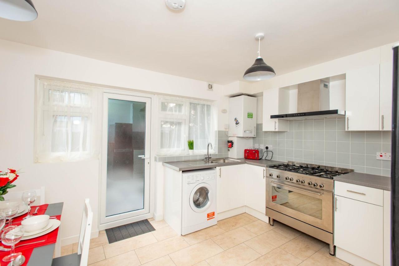 Stunning Four Bedroom House Close To Excel, O2 & Central London With Free Parking Ngoại thất bức ảnh