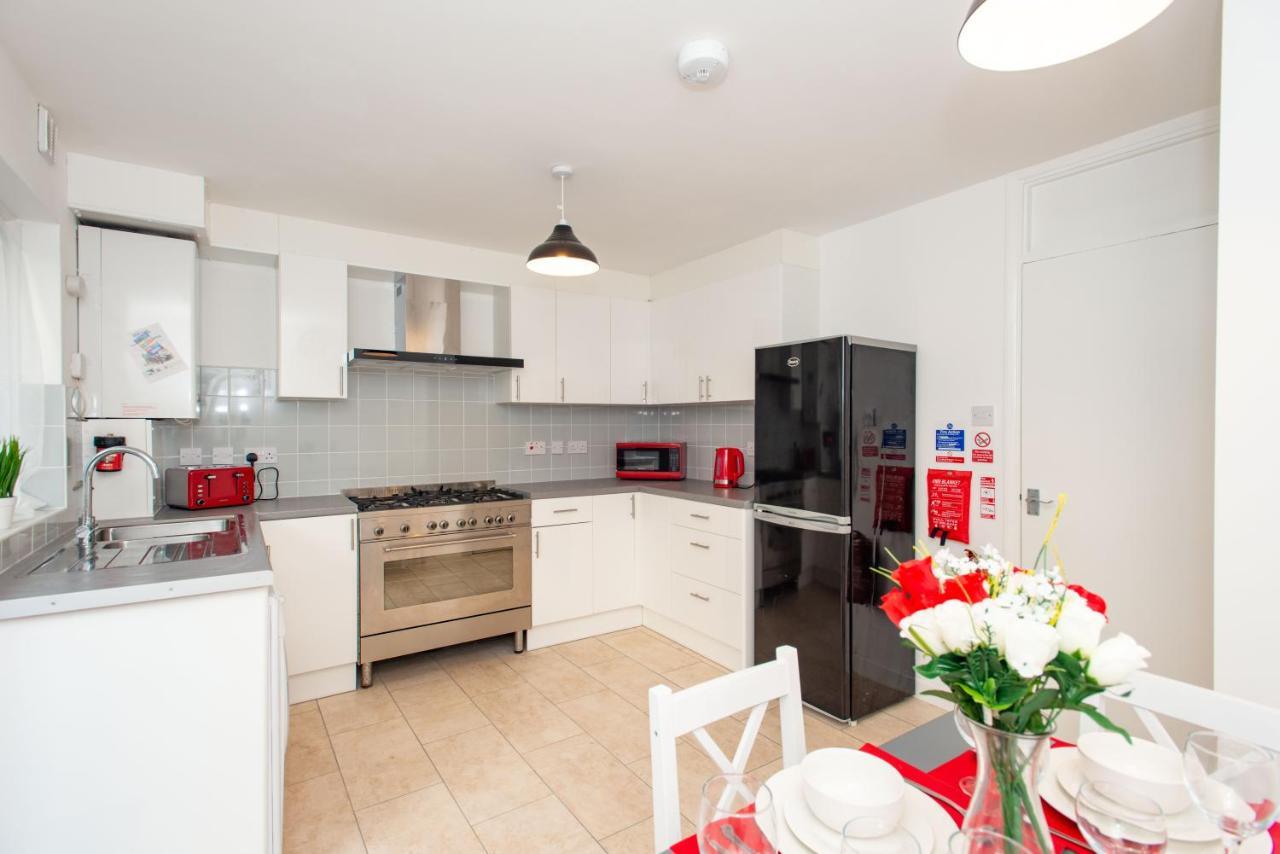 Stunning Four Bedroom House Close To Excel, O2 & Central London With Free Parking Ngoại thất bức ảnh