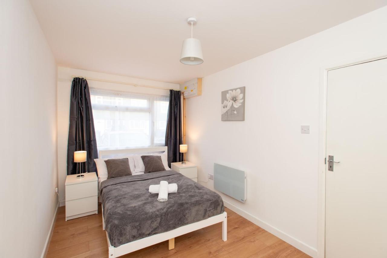 Stunning Four Bedroom House Close To Excel, O2 & Central London With Free Parking Ngoại thất bức ảnh